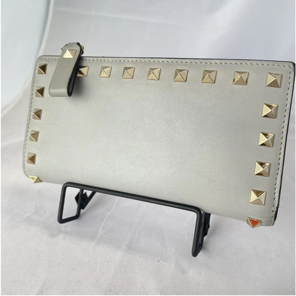 Valentino Garavani Rockstud Gray Smooth Leather Long Wallet. Authentic! - Picture 6 of 16
